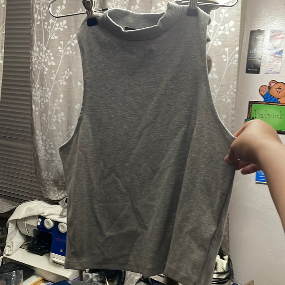 Forever 21 gray cropped (tank top style) crew neck